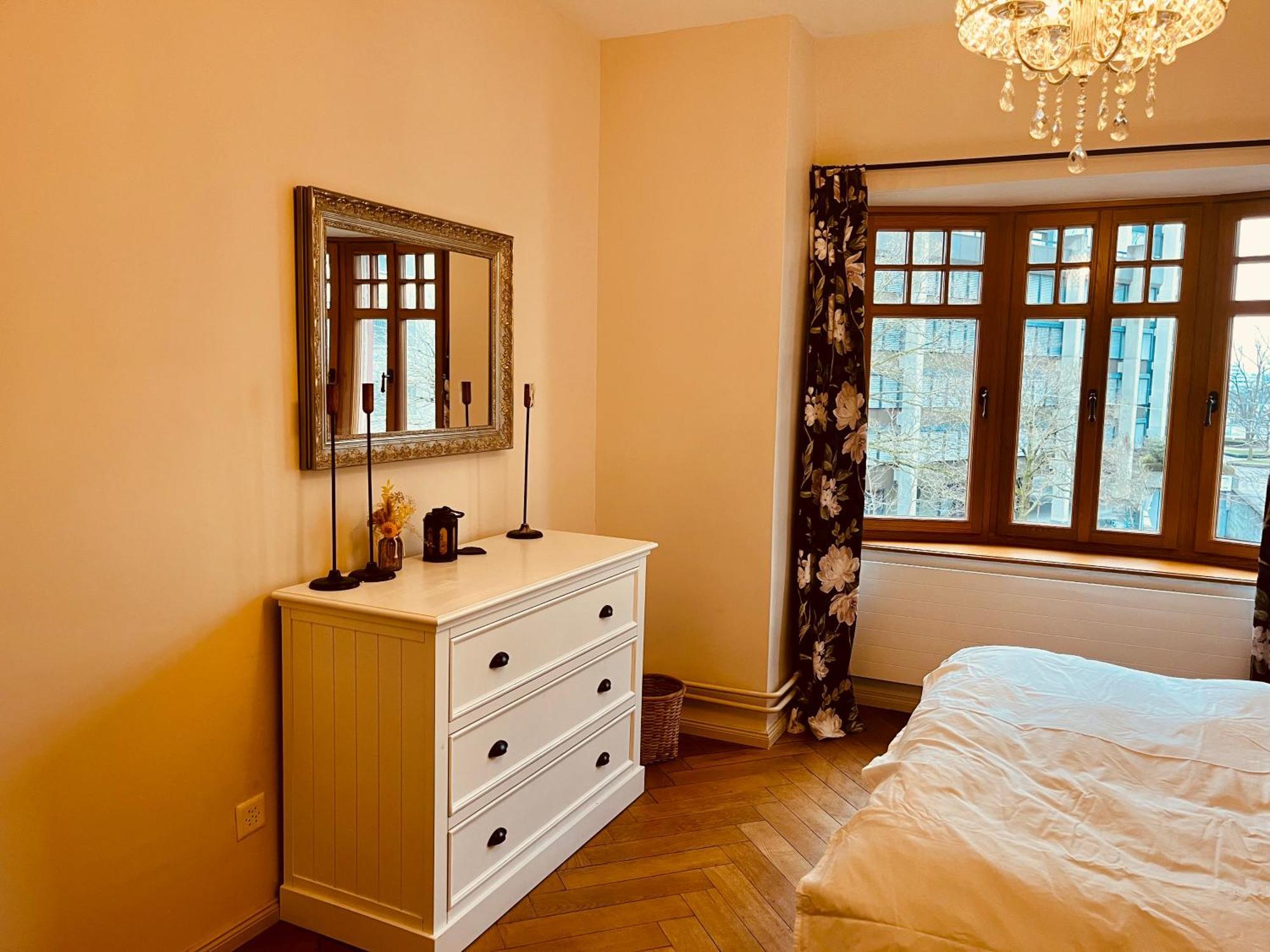 Georgian Guest Rooms Basel Exteriör bild